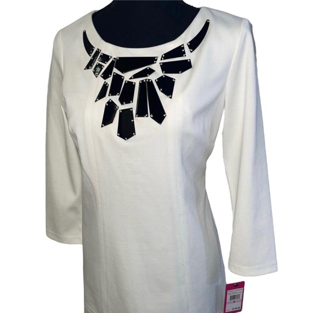 NWT! Vince Camuto Light Cream Shift Dress with Beautiful Neckline - Size 6 - Picture 2 of 8